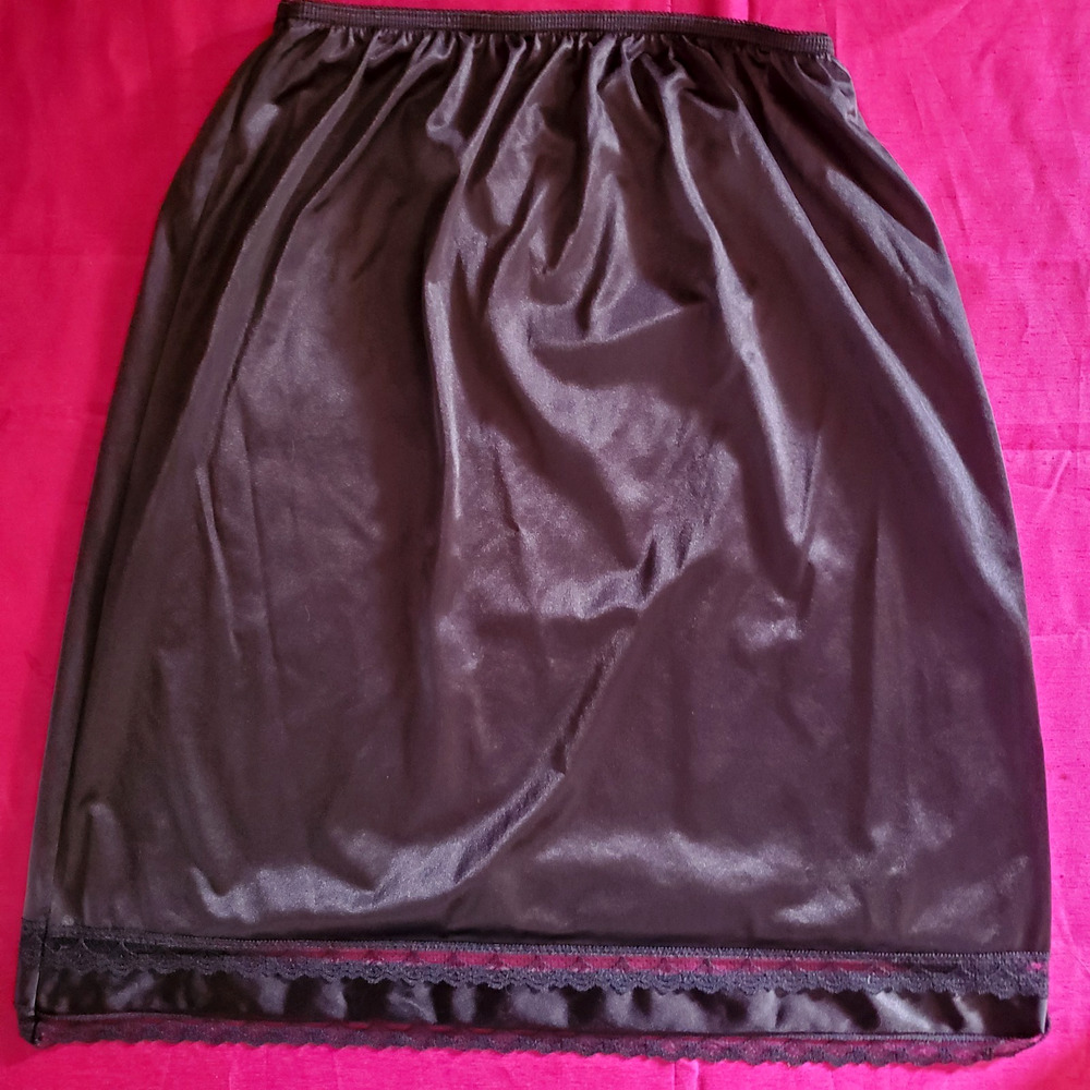 Sliperfection Vintage Black Half Slip Plus Size 1X Antron III Nylon Tricot 778X